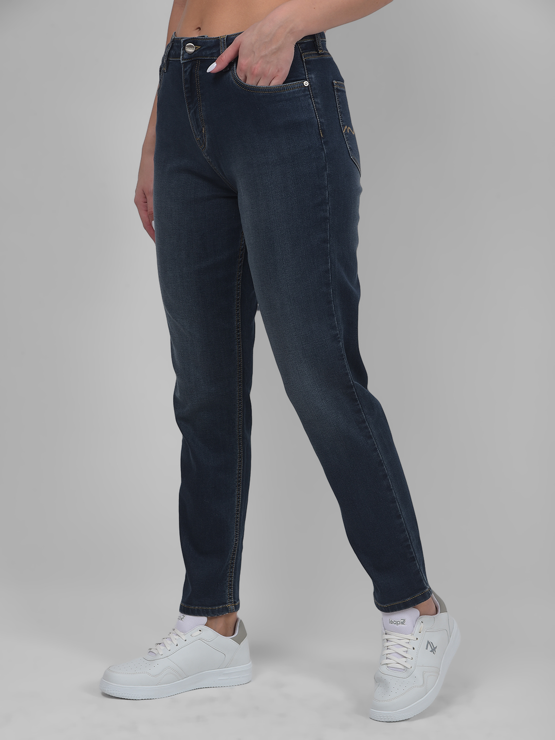 Numero Uno Women Solid Dark Blue Jeans